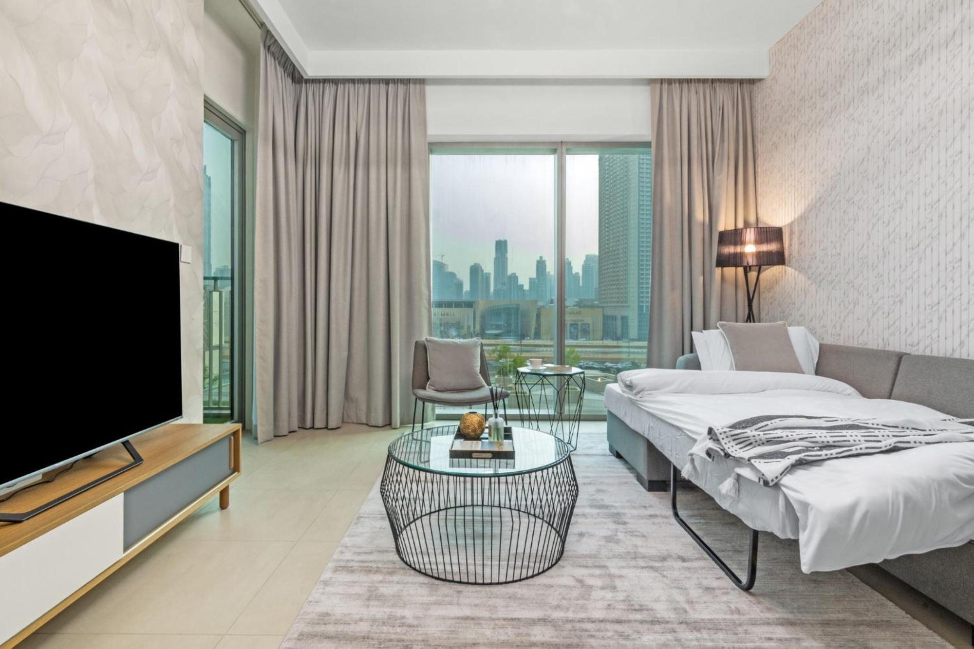 Mall Connection - Burj Views - Turf Balcony *