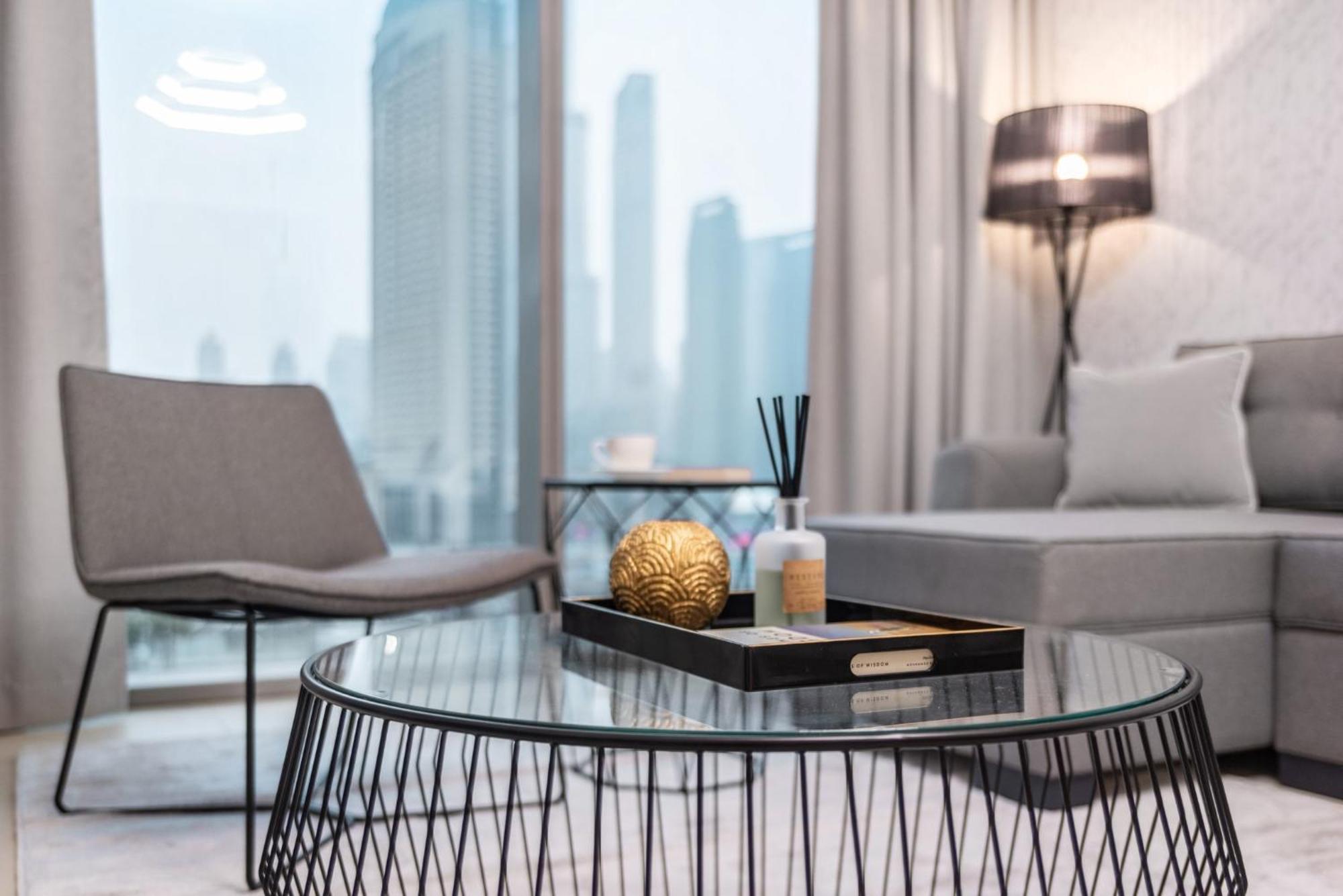 Mall Connection - Burj Views - Turf Balcony Apartment