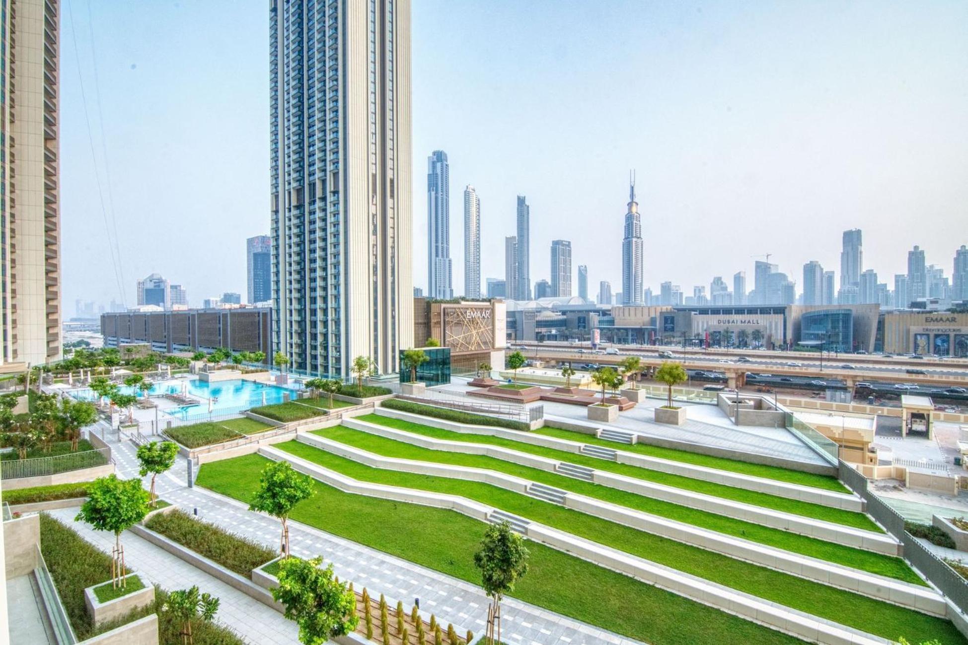 Mall Connection - Burj Views - Turf Balcony Apartment