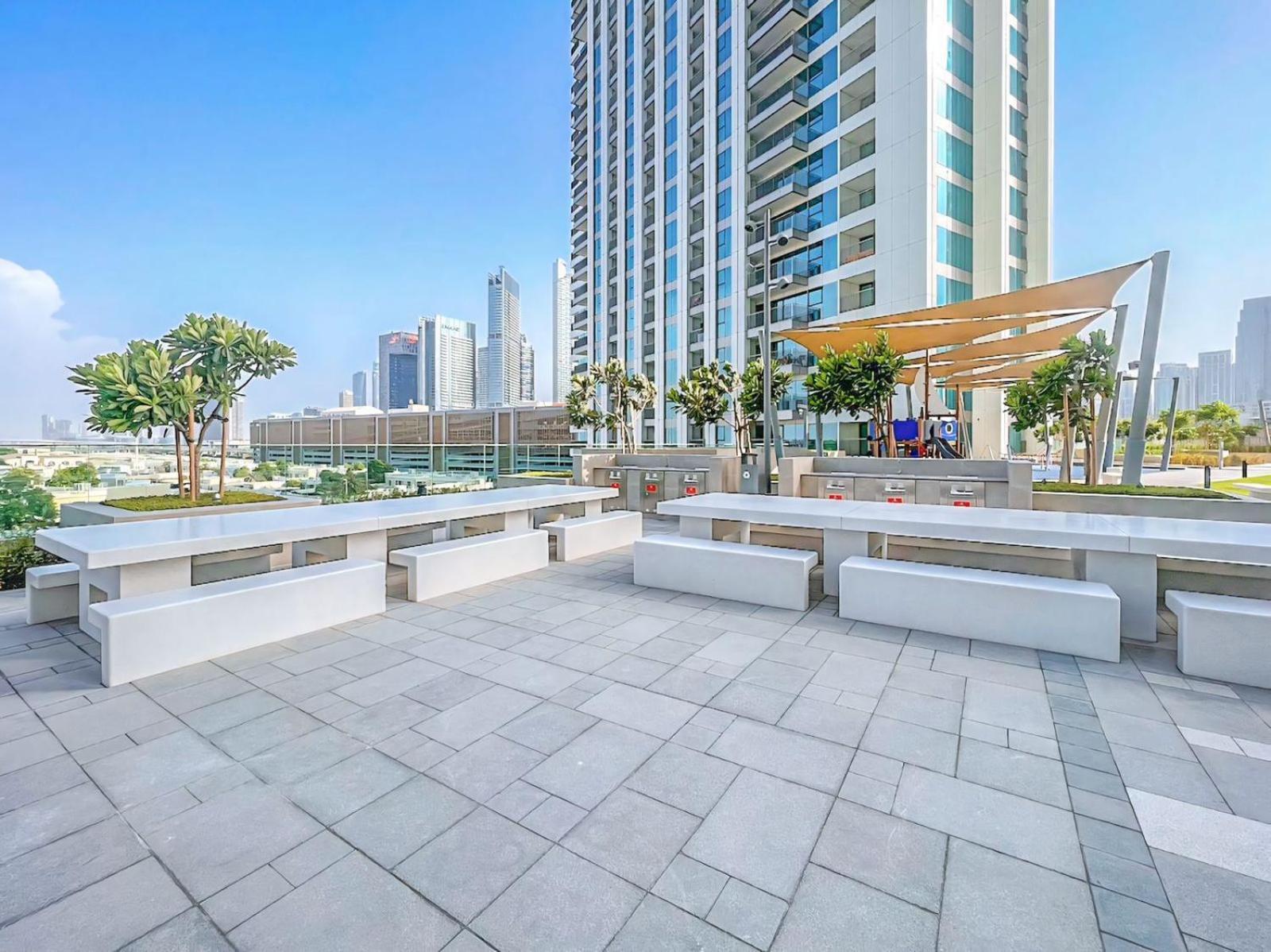 Mall Connection - Burj Views - Turf Balcony