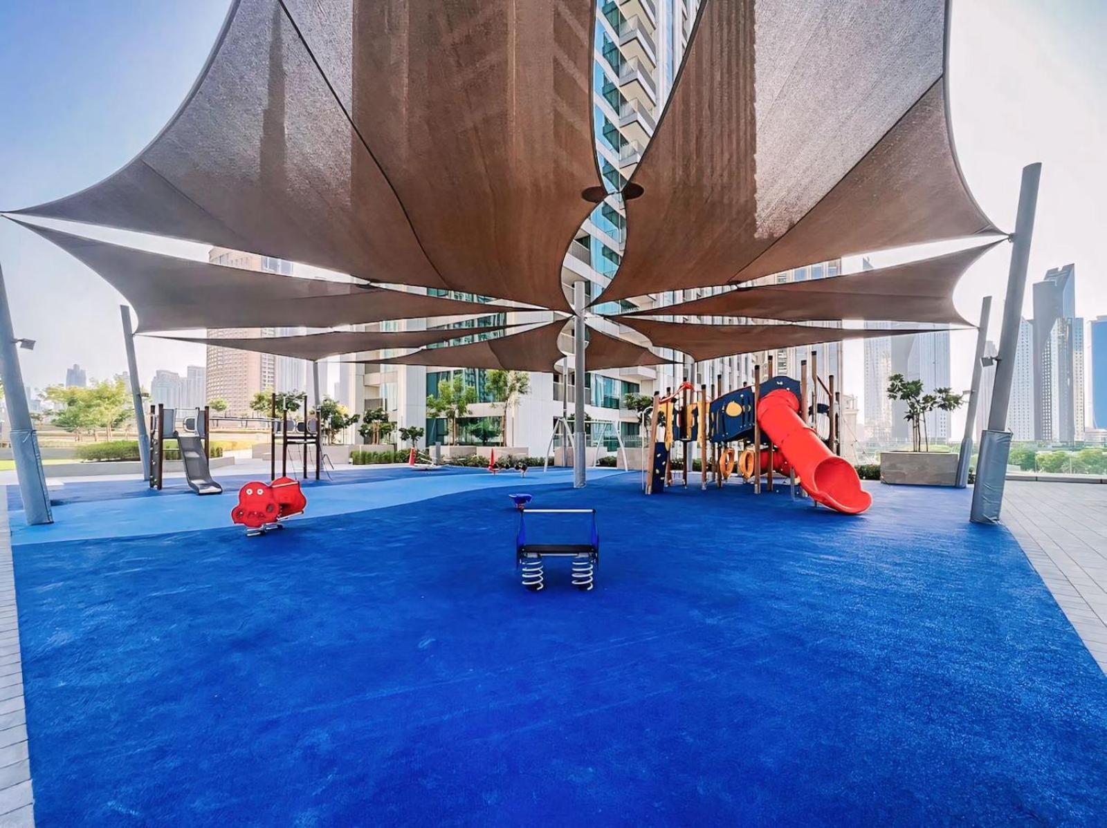 Mall Connection - Burj Views - Turf Balcony Apartment