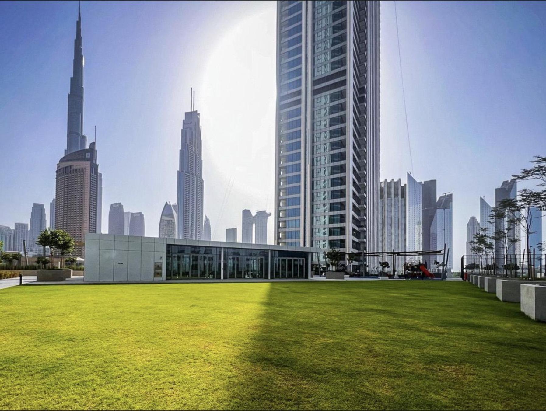Mall Connection - Burj Views - Turf Balcony Apartment