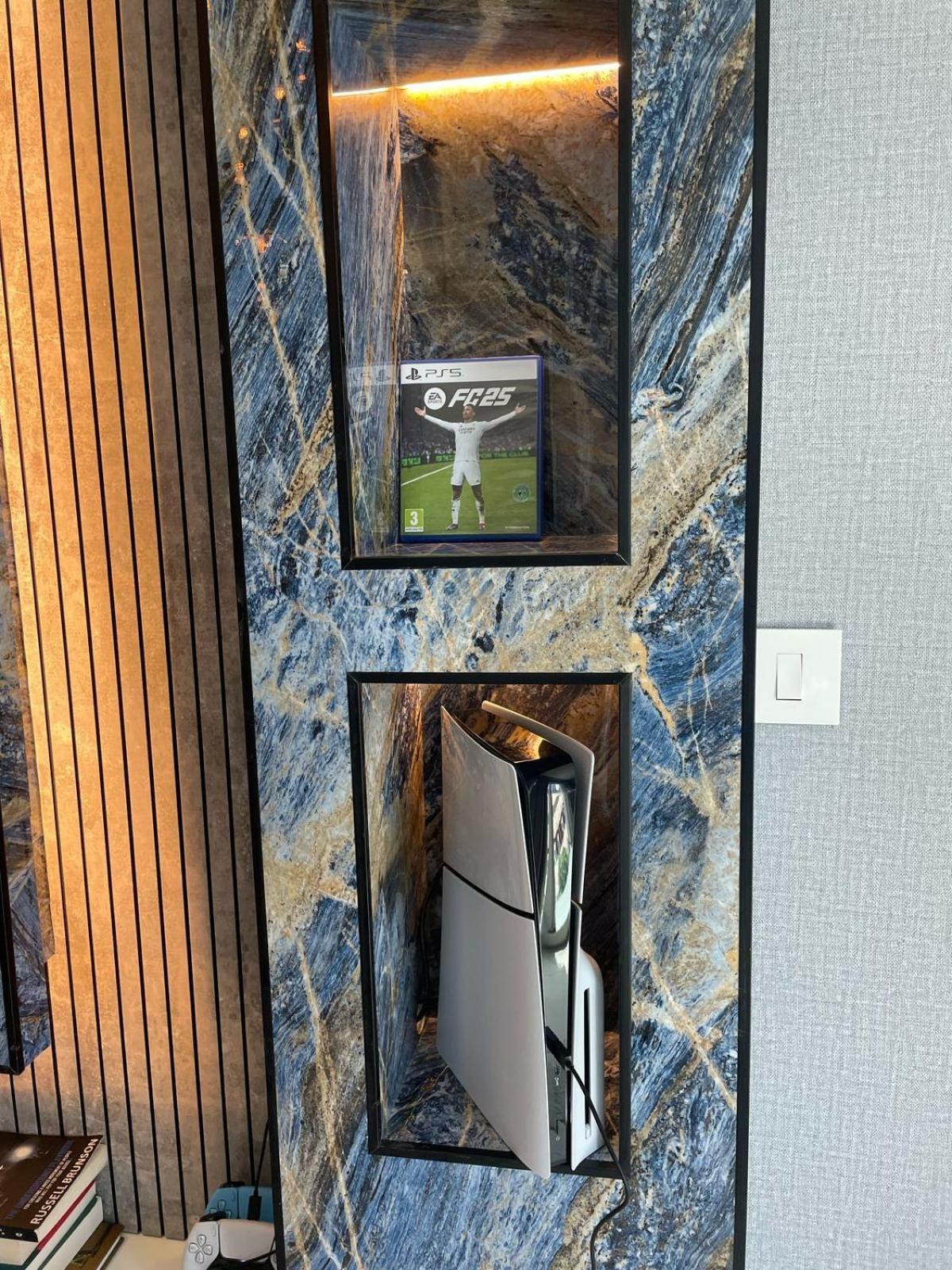 Apartment Mall Connection - Burj Views - Turf Balcony *