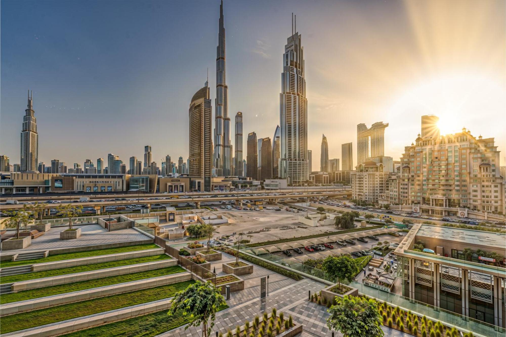 Mall Connection - Burj Views - Turf Balcony Apartment