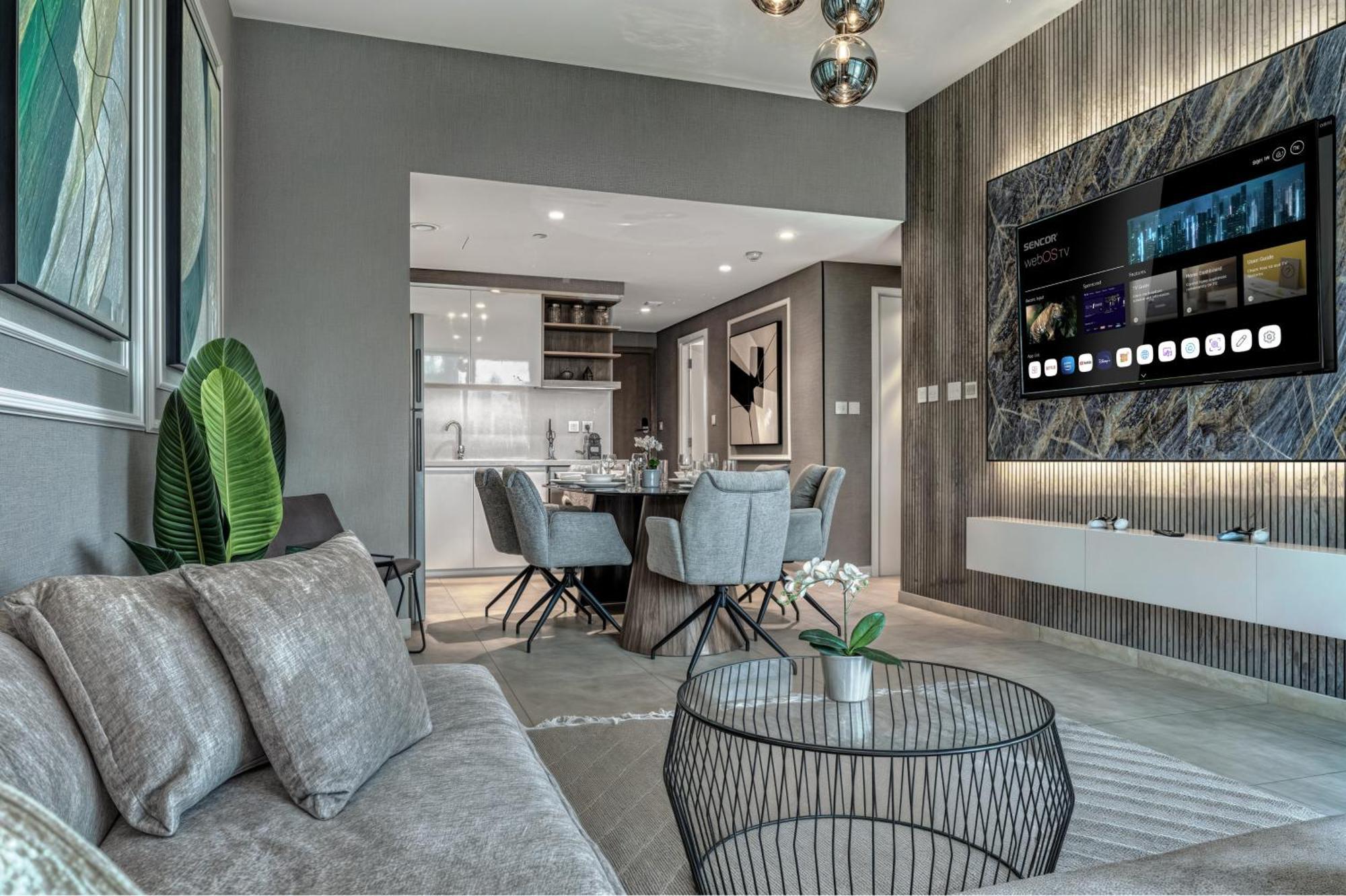 Mall Connection - Burj Views - Turf Balcony Apartment *