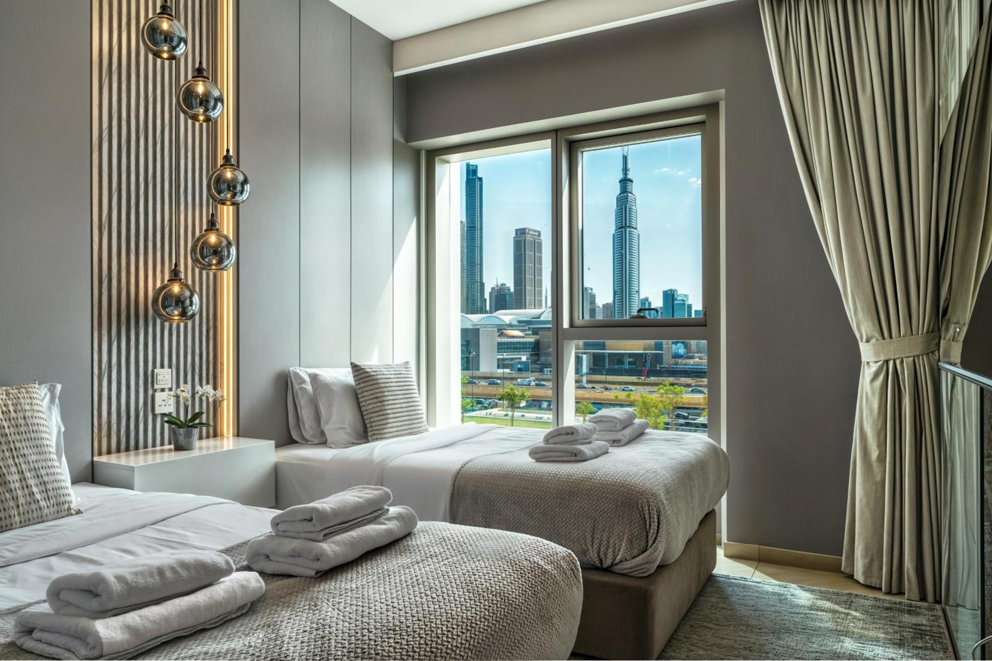 Mall Connection - Burj Views - Turf Balcony Apartment Dubai