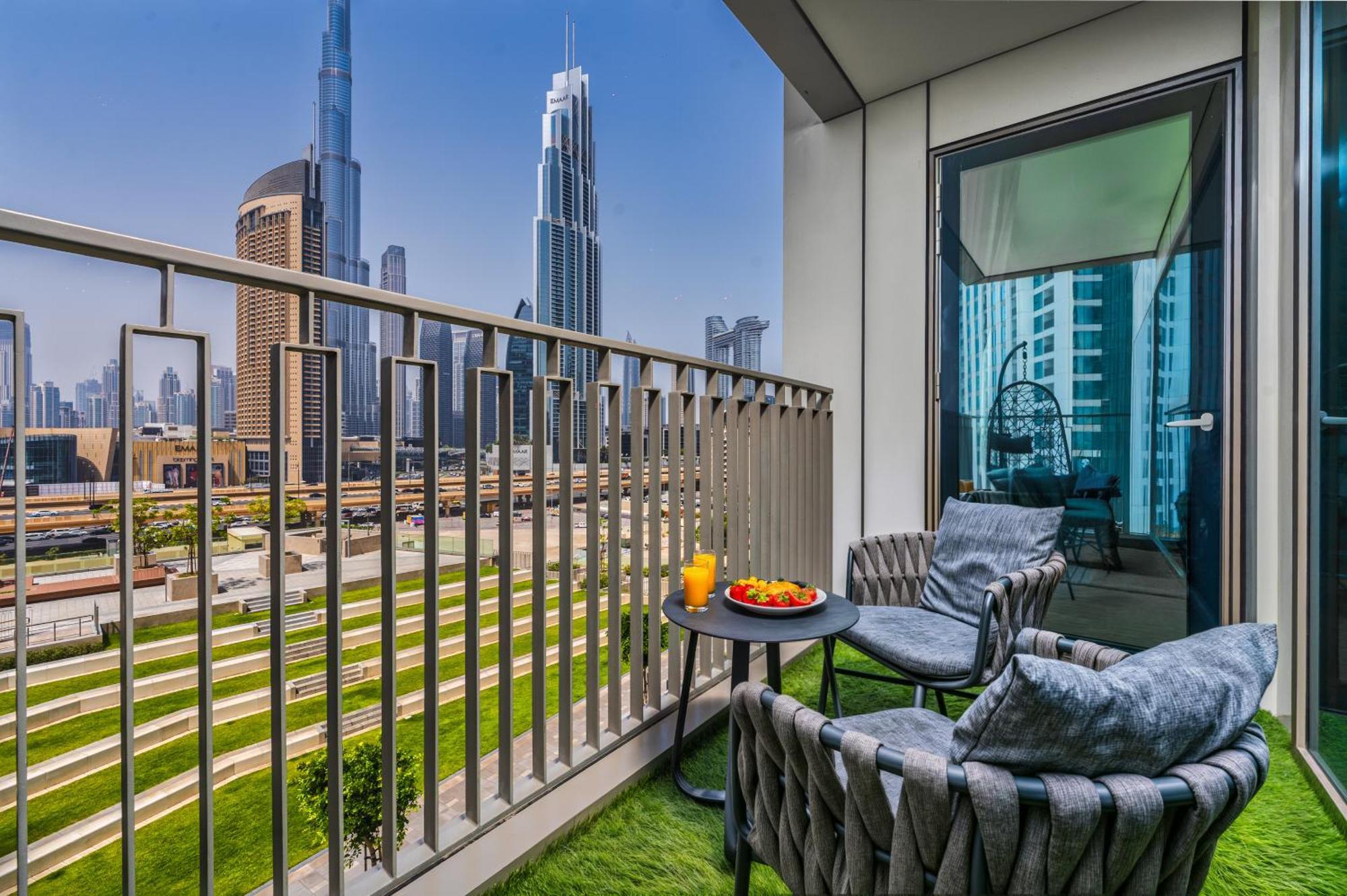 Apartment Mall Connection - Burj Views - Turf Balcony Dubai