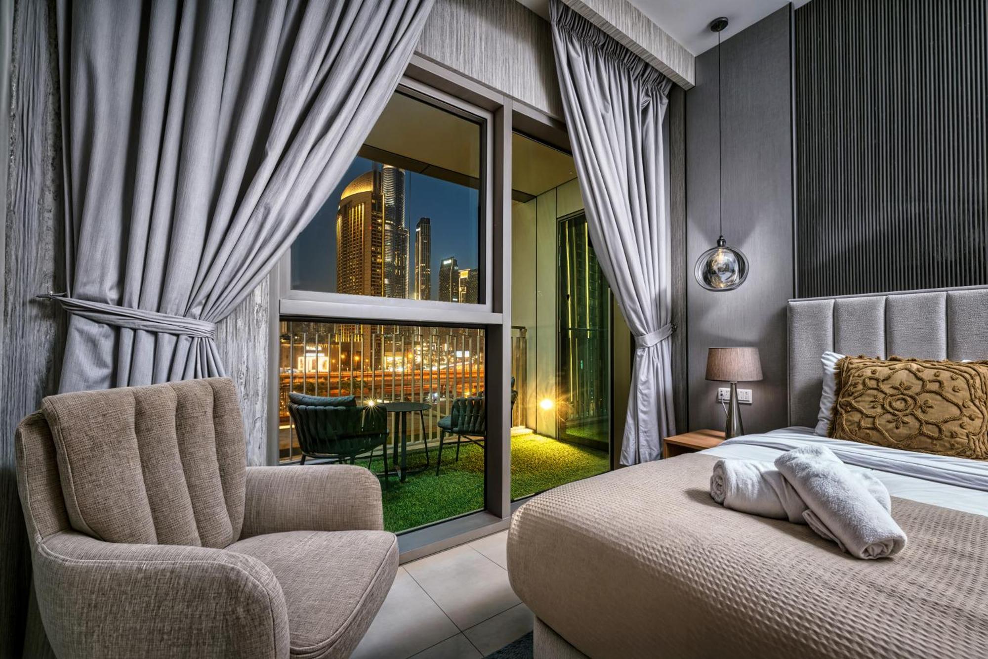 Apartment Mall Connection - Burj Views - Turf Balcony Dubai