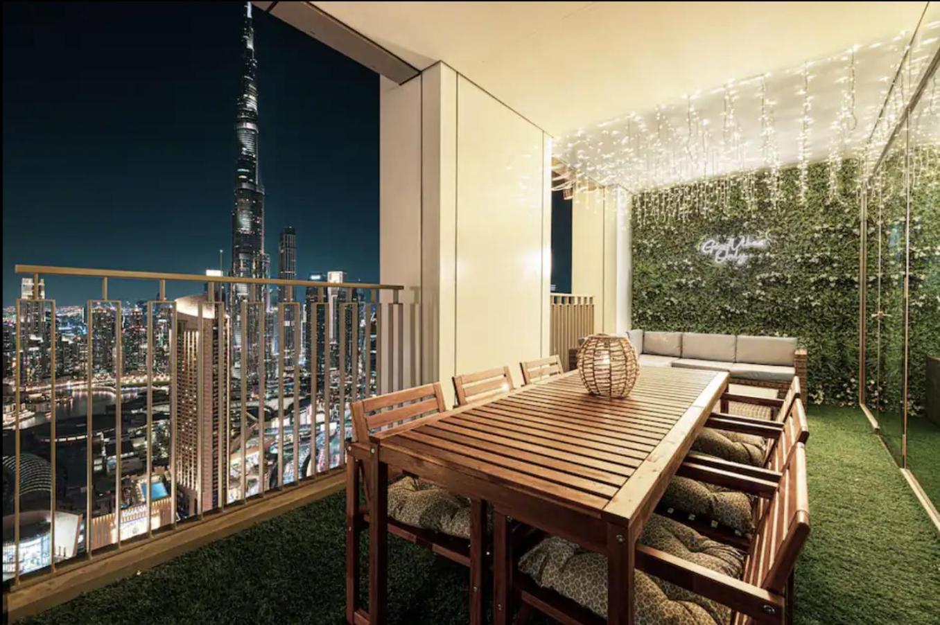Mall Connection - Burj Views - Turf Balcony Apartment *